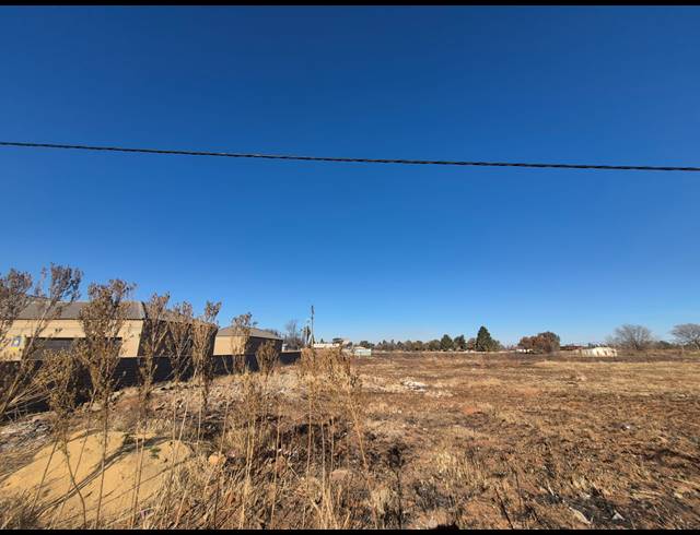 876M² VACANT LAND FOR SALE IN UNITAS PARK